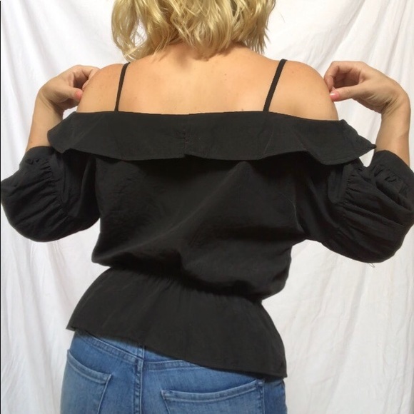 ❤️Black cold shoulder button top - Picture 2 of 3